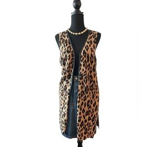 Chico’s Faux Leather Trim Longline Cardigan Vest Size 1 100% Cotton Animal Print